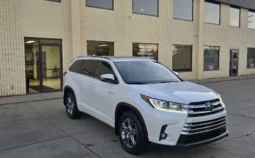 2019 Toyota Highlander Hybrid Limited AWD – 7 Passenger SUV