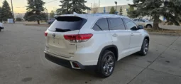 2019 Toyota Highlander Hybrid Limited AWD – 7 Passenger SUV