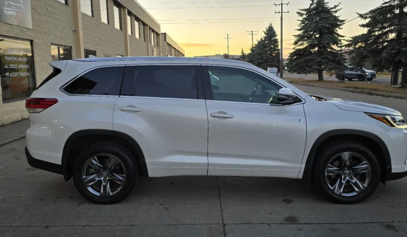 
								2019 Toyota Highlander Hybrid Limited AWD – 7 Passenger SUV full									