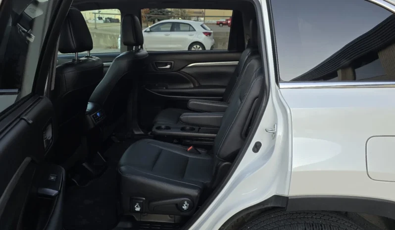 
								2019 Toyota Highlander Hybrid Limited AWD – 7 Passenger SUV full									