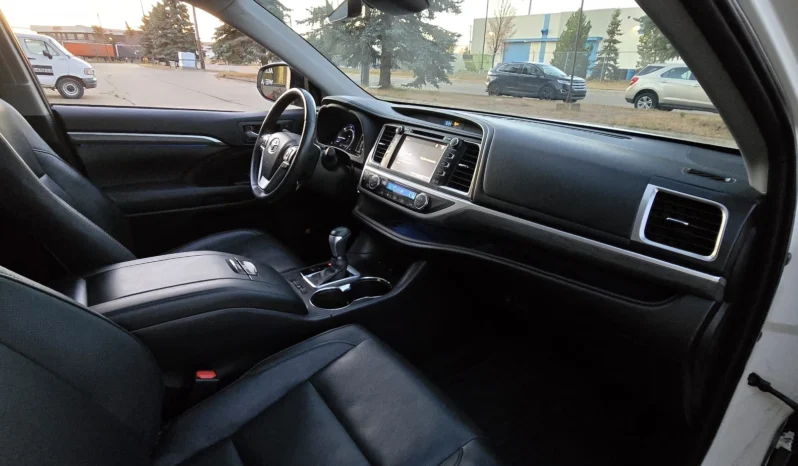 
								2019 Toyota Highlander Hybrid Limited AWD – 7 Passenger SUV full									