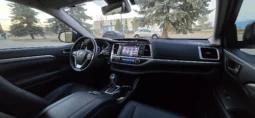 
										2019 Toyota Highlander Hybrid Limited AWD – 7 Passenger SUV full									