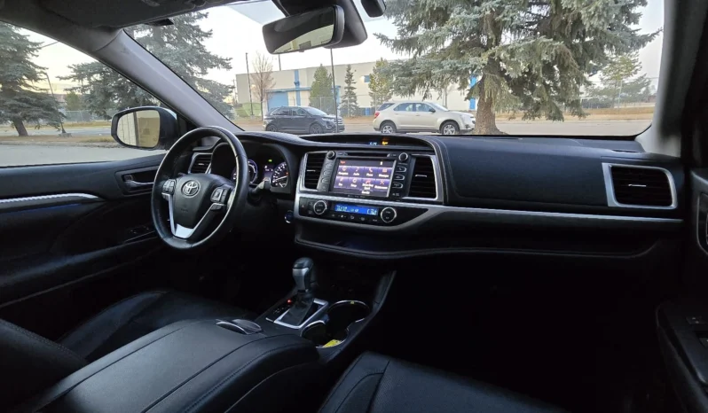 
								2019 Toyota Highlander Hybrid Limited AWD – 7 Passenger SUV full									