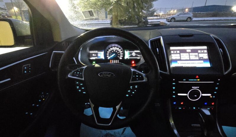 
								2015 Ford Edge Titanium AWD • 3.5L V6 • Panoramic Roof • No Accidents full									