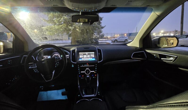 
								2015 Ford Edge Titanium AWD • 3.5L V6 • Panoramic Roof • No Accidents full									