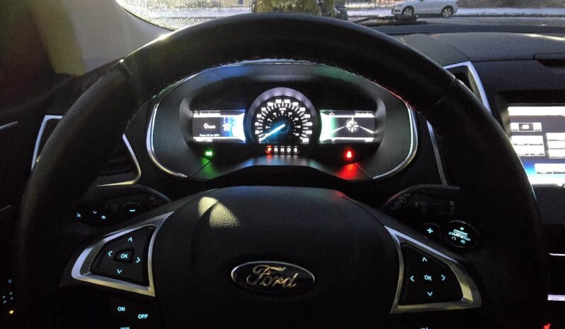 
								2015 Ford Edge Titanium AWD • 3.5L V6 • Panoramic Roof • No Accidents full									