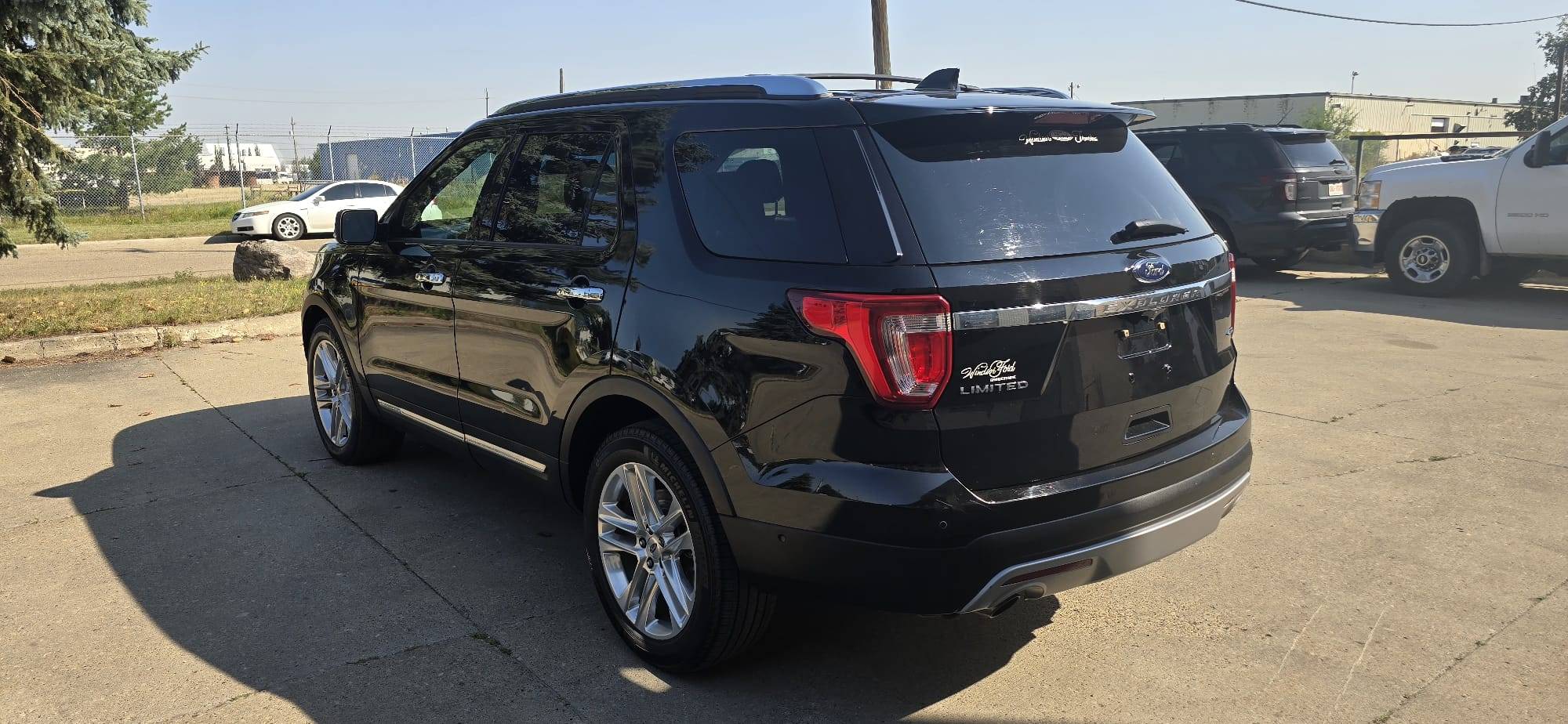 2017 Ford Explorer Limited 4WD 3.5L V6 7-Passenger SUV