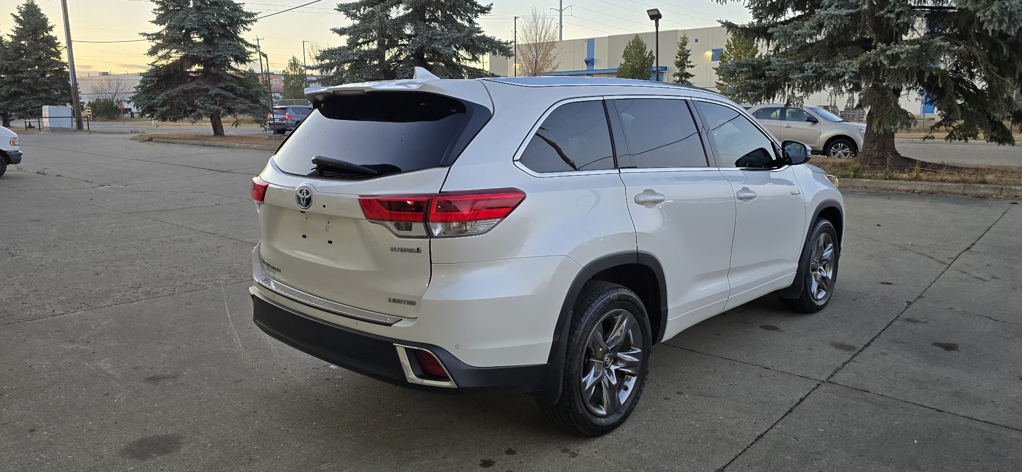 2019 Toyota Highlander Hybrid Limited AWD 7-Passenger
