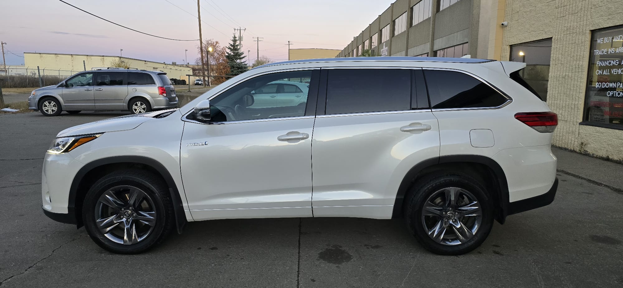 2019 Toyota Highlander Hybrid Limited AWD 7-Passenger