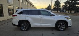
										2019 Toyota Highlander Hybrid Limited AWD 7-Passenger full									