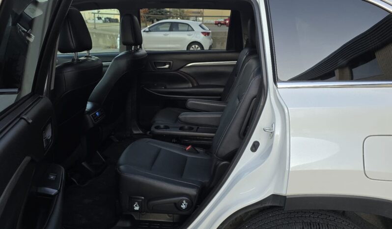 
								2019 Toyota Highlander Hybrid Limited AWD 7-Passenger full									