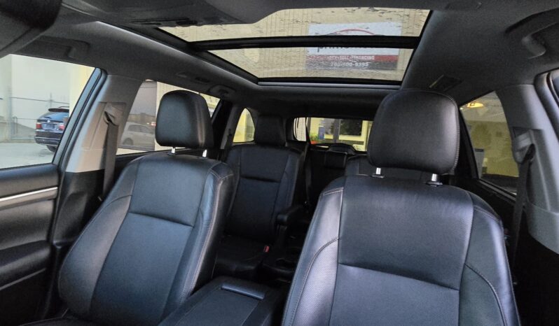 
								2019 Toyota Highlander Hybrid Limited AWD 7-Passenger full									