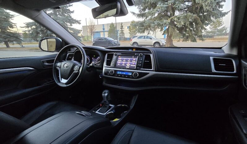 
								2019 Toyota Highlander Hybrid Limited AWD 7-Passenger full									