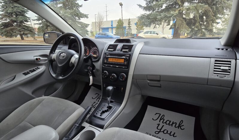 
								2012 Toyota Corolla CE • 1.8L • Automatic • Reliable Sedan full									