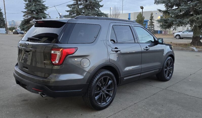 
								2018 Ford Explorer XLT 4WD V6 Leather 6-Passenger full									